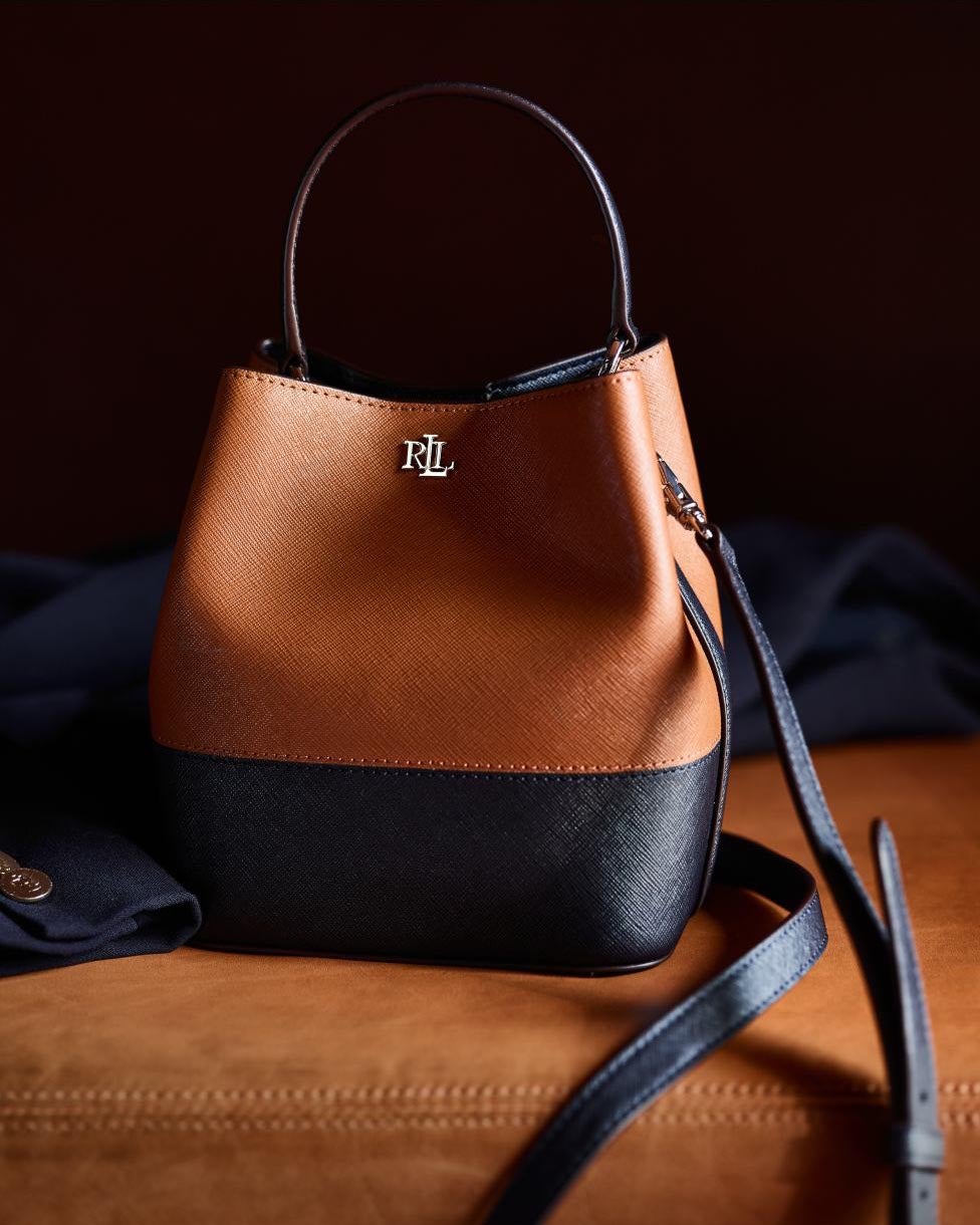 Kleine Beuteltasche Reese aus Leder