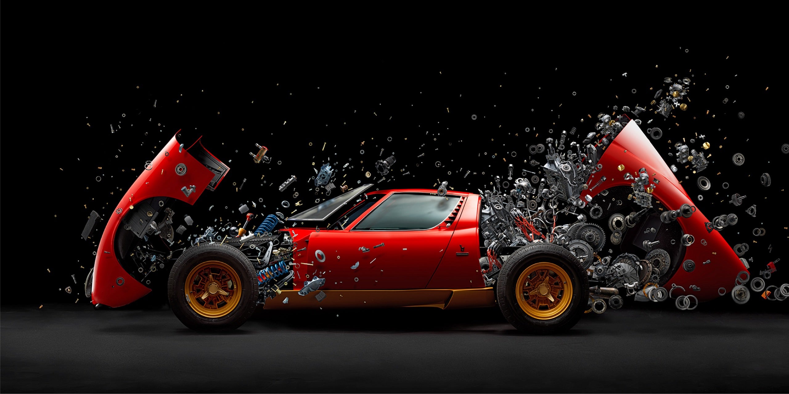 <strong>H&auml;ngende Animation</strong><br/><span>Ein 1972er Lamborghini Miura wird der &bdquo;Oefner-Behandlung&ldquo; unterzogen, St&uuml;ck f&uuml;r St&uuml;ck </span> 